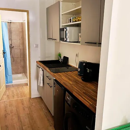 Les De La Apartament